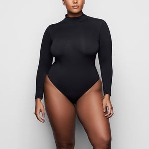 ESSENTIAL MOCK NECK LONG SLEEVE BODYSUIT